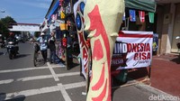 Ada juga patung tropi piala dunia.