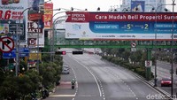 Arus lalu lintas tampak lengang.