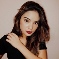 Syandria Kameron itulah nama anak perempuan calon wakil gubernur Jawa Timur, Puti Guntur Soekarno, dan suami Joy Kameron. Syandria juga cicit dari Presiden Soekarno. Syandria memiliki wajah cantik seperti ibunya. Foto: Dok. Instagram