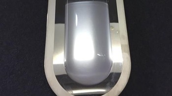 Sebuah lift di Jepang yang bisa memperingatkan jika hari sedang hujan. Foto: boredpanda