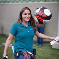 Ini mengerikan. Aku merasa tidak berdaya dan sedih. Kali ini aku merespon tapi sedih aku tidak mengerti mengapa orang merasa punya hak untuk melakukan itu, ungkapnya pada Golbo Esporte Foto: Instagram @jujuguimaraes25