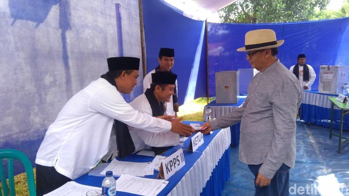 Gubernur Banten yang Politikus PD Jadi Tim Jokowi: No Comment