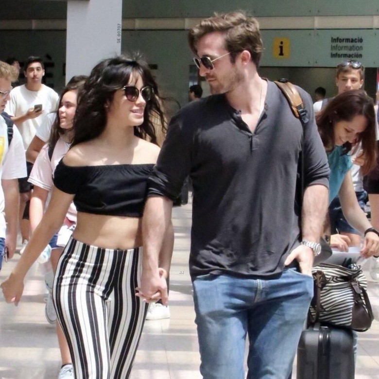 Camila Cabello dan Matthew Hussey Foto: Twitter @postbestfshn Camila Cabello dan Matthew Hussey Foto: Twitter @postbestfshn