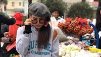 Terlihat bugar dan seksi, Baipai juga tampil modis saat liburan. (krubaipai_kp/Instagram)