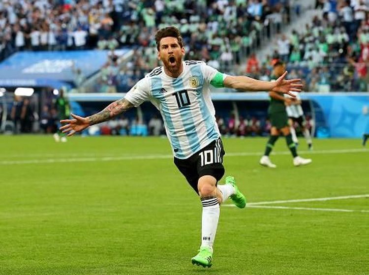 Argentina Lolos dari Lubang Jarum