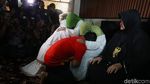Suasana Haru Saat Kang Emil Sungkem ke Ortu Sebelum Nyoblos