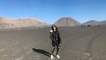 Senyum Manis Via Vallen di Bromo