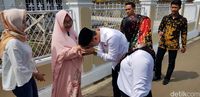 Minta Restu Ibu, Cawalkot Sukabumi Jona Arizona Yakin Menang 