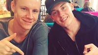 Waffle dengan isian buah jadi pilihan Brandt untuk ngemil. Tertulis angka 507, apa ya maksudnya? Foto: Instagram julianbrandt