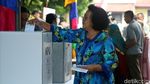 Antusiasme Warga Bekasi Mencoblos dalam Pilkada Jawa Barat