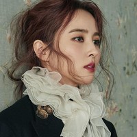 Bagaimana menurutmu dengan pesona Han Hye Jin, si istri kapten timnas Korea Selatan ini? Foto: Instagram @underhiswings2016