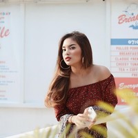 Pada hari pencoblosan Pilkada 2018 ini, Syandria mengunggah ucapan terimakasihnya pada followersnya di Instagram yang sudah memberikan dukungan untuk Gus Ipul dan Puti Guntur Soekarno dalam Pilgub Jawa Timur. Foto: Dok. Instagram