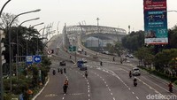 Tak terlihat adanya kemacetan.