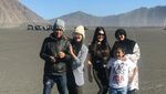 Senyum Manis Via Vallen di Bromo