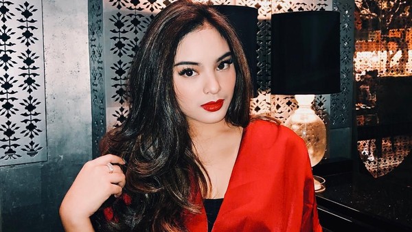 Potret Putri Cantik Puti Soekarno yang Bikin Gagal Fokus di Pilkada Jatim