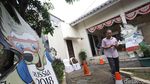 TPS di Bogor Ini Meriahkan Pilkada dengan Tema Piala Dunia
