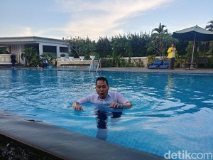 Menang Quick Count, Ridwan Kamil Diceburkan ke Kolam Hotel