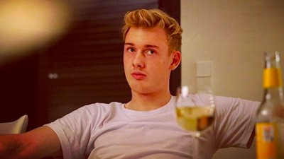 Begini Serunya Gaya Makan Julian Brandt, Gelandang Jerman yang Tampan