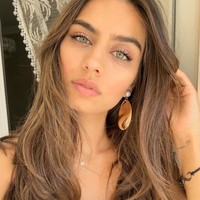 Gelandang Jerman, Mesut Ozil, punya kekasih super cantik dan seksi. Dia adalah pemenang Miss Turki 2014 Amine Gulse. Wanita 24 tahun ini juga menjadi finalis Miss World 2014. Foto: Dok. Instagram