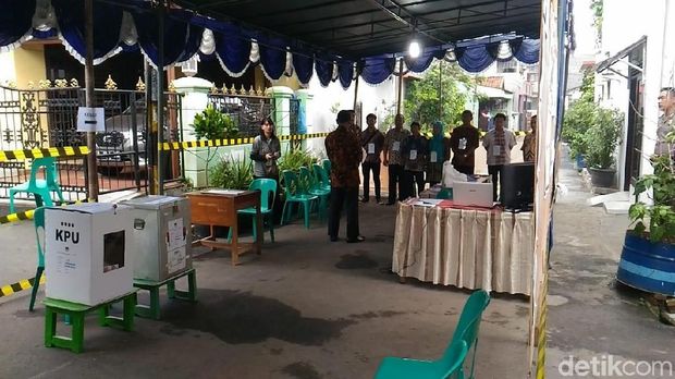 TPS di  Jalan Antara No 33, RT 04, RW 19, Jatimakmur, Pondok Gede, Kota Bekasi 
