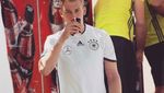 Begini Serunya Gaya Makan Julian Brandt, Gelandang Jerman yang Tampan