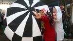 Gempita Piala Dunia di TPS Ridwan Kamil