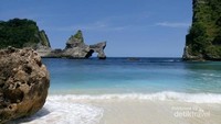 Potret Pantai Atuh yang dikunjungi Prilly (Julie Kirey/dTraveler)