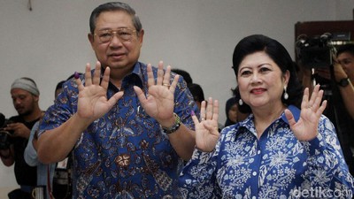 10 Jari Keluarga SBY Usai Nyoblos Pilkada Serentak 2018