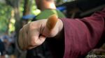 Unik, Pemilih di TPS ini Ganti Tinta dengan Kunyit