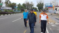 Olahraga rutin setiap hari menjadi pilihan calon Gubernur Riau, Arsyadjuliandi Rachman untuk menjaga kebugaran tubuh. Pagi ini saya jogging mengitari Pekanbaru untuk menjaga kebugaran saya sebelum kembali ke rutinitas kerja #SATURIAU, tulisnya. Foto: Instagram/andirachmangubri
