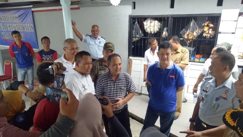 Empat Tahanan Korupsi RAPBD Jambi Nyoblos di Lapas Empat Tahanan Korupsi RAPBD Jambi Nyoblos di Lapas