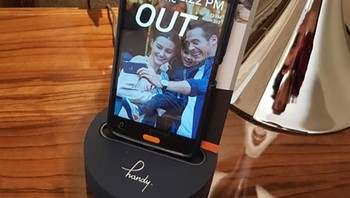 Hotel yang menyediakan ponsel dan paket data gratis buat telepon. Foto: boredpanda