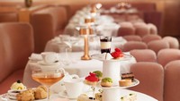 Tentunya berkunjung kemari, harus mencoba rangkaian Afternoon Tea yang paling laris dan terkenal di Sketch. Ada scone, sandwich, marshmallow, hingga teh hangat. Foto: Istimewa