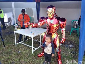 Sosok Iron Man dan Ronaldo Kawal TPS Ridwan Kamil