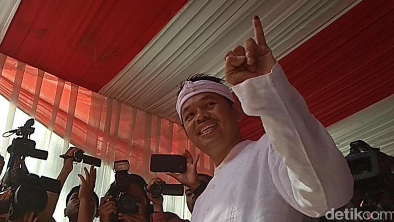 Dedi Mulyadi Sebut Peluang Airlangga Ada di Tangan Jokowi Dedi Mulyadi Sebut Peluang Airlangga Ada di Tangan Jokowi