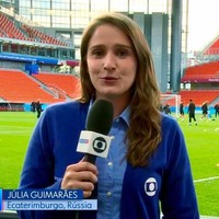 Sebuah video yang menunjukkan seorang reporter wanita dilecehkan oleh suporter bola viral di media sosial. Pasalnya sang reporter berani melawan pria tersebut meski kamera masih merekamnya untuk siaran langsung. Foto: Instagram @jujuguimaraes25
