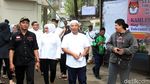 Berpeci Putih, Rahmat Effendi Nyoblos di Pekayon Bekasi