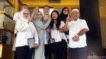 Berpeci Putih, Rahmat Effendi Nyoblos di Pekayon Bekasi