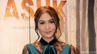 Dengan makeup natural ia tampak terlihat cantik. Foto: Pool/Noel/DetikFoto.