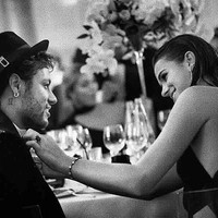 Always. love you @neymarjr, tulis Bruna Marquezine untuk foto ini di Instagram. Ahh, so sweet! (Foto: Instagram)