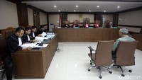 Jaksa KPK menyebut Bimanesh telah menuliskan diagnosis hipertensi setelah Fredrich ditolak dokter jaga IGD Michael. Fredrich meminta Bimanesh mengubah perawatan menjadi skenario kecelakaan.