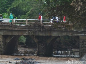 Pemkab-DPRD: Jembatan Pemicu Banjir Bandang Banyuwangi Perlu Redesain