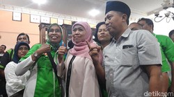 Dianggap Berjarak, Khofifah Cerita Sering Makan Bareng Gus Ipul Dianggap Berjarak, Khofifah Cerita Sering Makan Bareng Gus Ipul