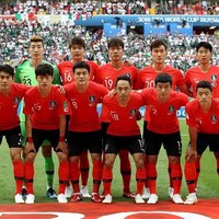 Kemampuan Hyun Woo dalam menyelamatkan Korea Selatan dalam laga Piala Dunia pun mendapat sambutan dari para netizen. Di media sosial, sejumlah pecinta sepak bola memuji aksi brilian pria kelahiran Daegu tersebut. Foto: Getty Images