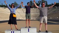 Potret kebersamaan saat di Acropolis (maudykoesnaedi/Instagram)