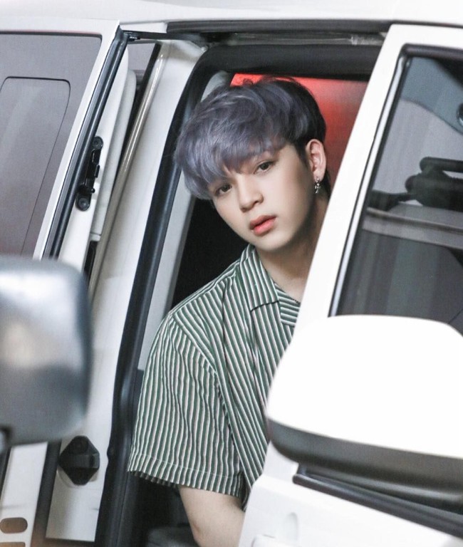 Suradet Piniwat dari Thailand menempati posisi kedua dengan 2,775,929 suara. Suradet, juga dikenal sebagai Bas, menduduki puncak polling Facebook dengan 1.654.963 suara tetapi di Twitter dan Instagram Taehyung berada di atasnya. Foto: Instagram