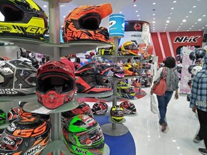 Ada Lelang, Helm di PRJ Dijual Rp 300 Ribuan!