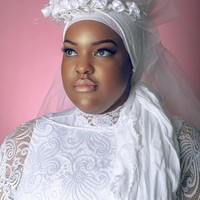 Leah mengaku selalu berusaha untuk menyesuaikan pakaiannya dengan agamanya, tapi mungkin belum cukup. Ia hanya berusaha untuk menjadi dirinya sendiri. Foto: Instagram Leah V