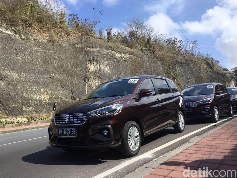 Suzuki Ertiga. Foto: Dadan Kuswaraharja Suzuki Ertiga. Foto: Dadan Kuswaraharja