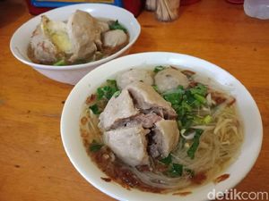 Kenyal Gurih Bakso Urat yang Populer di Pamulang